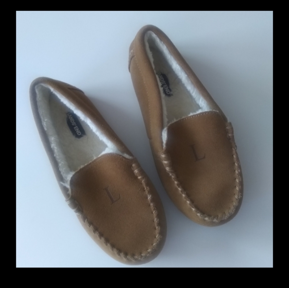 LAND'S END Women's Suede Leather Moccasin Slippers Sz 4
